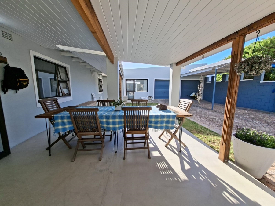 4 Bedroom Property for Sale in Pringle Bay Western Cape